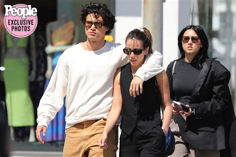 charles melton gay|Charles Melton and Chloe Bennet Are Quietly Dating。